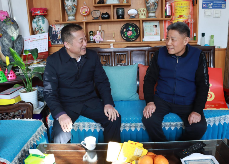春節將至，宏河集團黨委走訪慰問老干部、困難黨員職工1