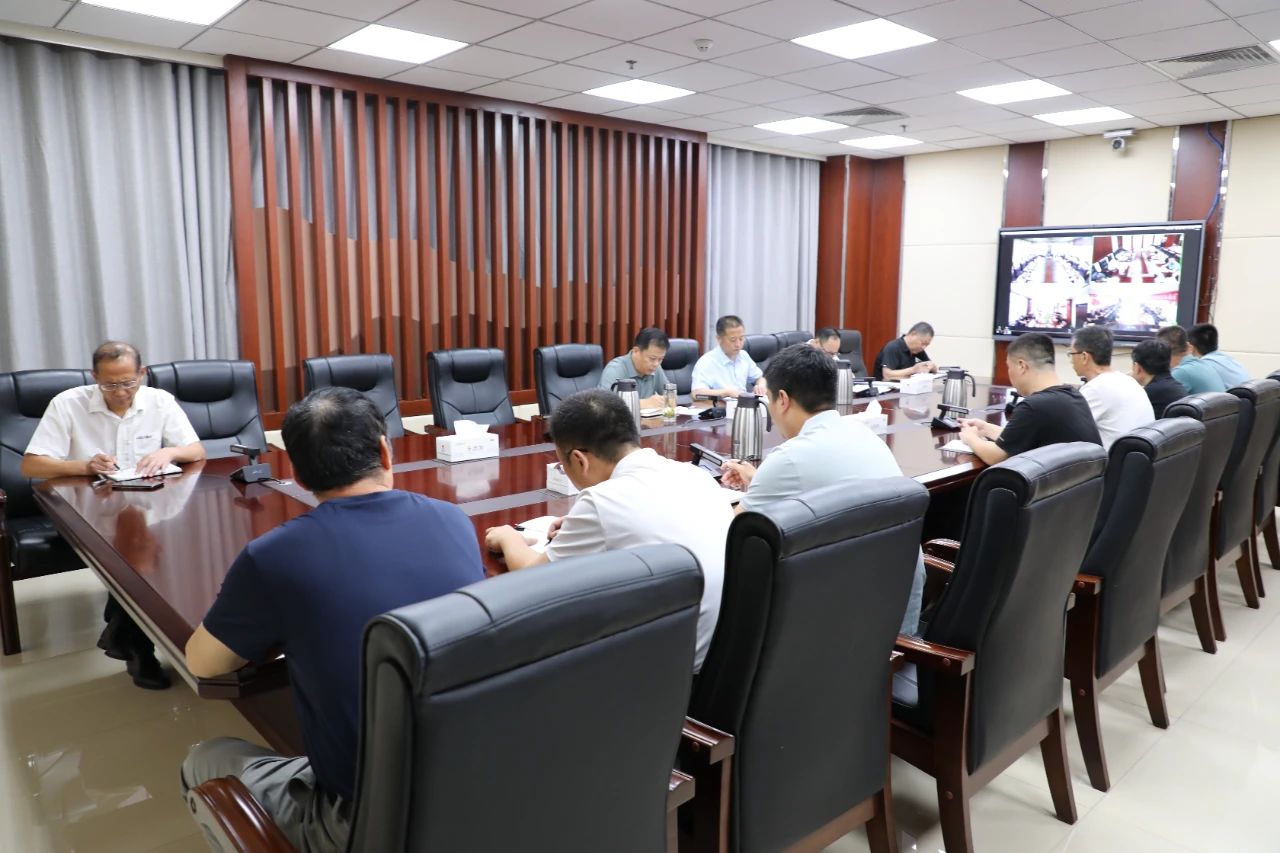 宏河集團召開八月份總經理安全生產辦公會1