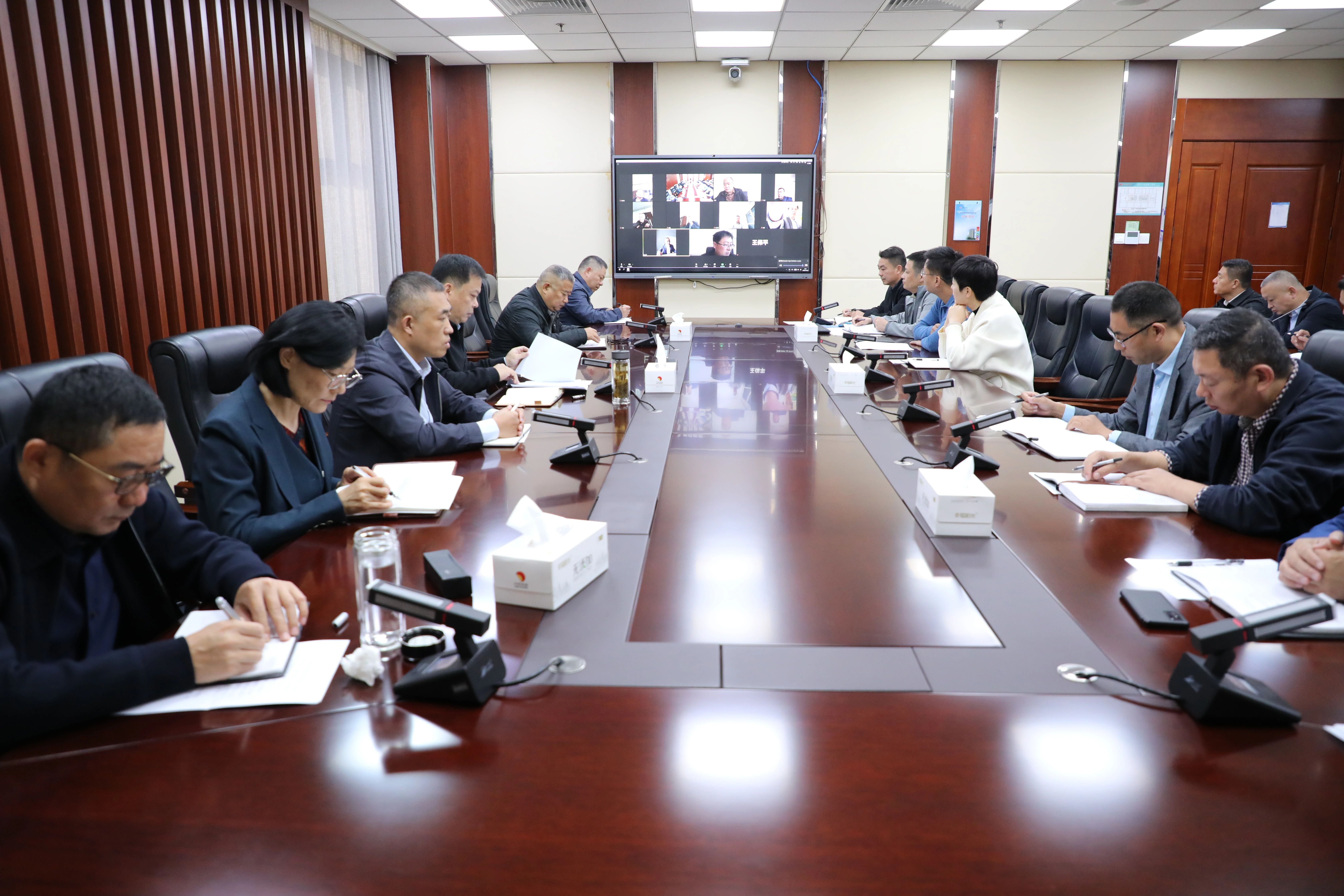 全力以赴打好年度“收官戰(zhàn)”！宏河集團召開1-3季度經(jīng)營形勢分析暨決戰(zhàn)四季度動員會2